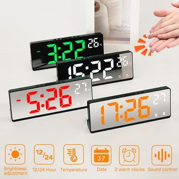 Kontrol Suara Mode Jam Alarm Digital LED Meja Bertenaga Baterai 12/24H Jam Desktop Elektronik Jam Alarm Cermin untuk Kamar Tidur